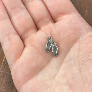 Vintage 925 Sterling Silver Pair of Flip Flops Sandals Pendant Bracelet Charm